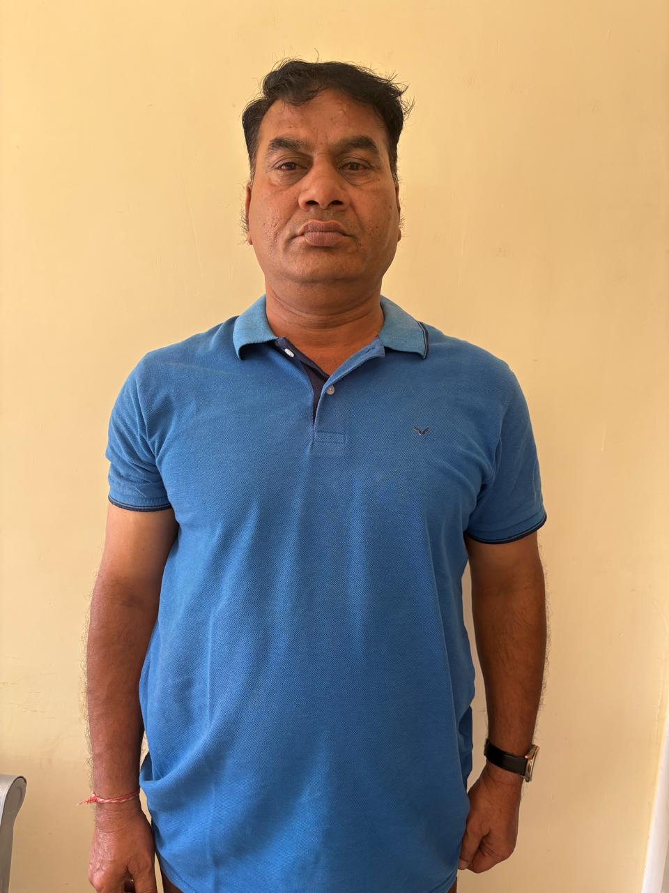 पुलिस हेड कांस्टेबल दस हजार रुपये की रिश्वत लेते गिरफ्तार पुलिस हेड कांस्टेबल दस हजार रुपये की रिश्वत लेते गिरफ्तार