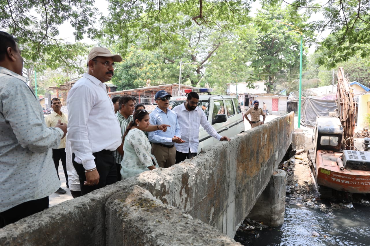 Tmc begins cleaning of drains before monsoon Tmc begins cleaning of drains before monsoon