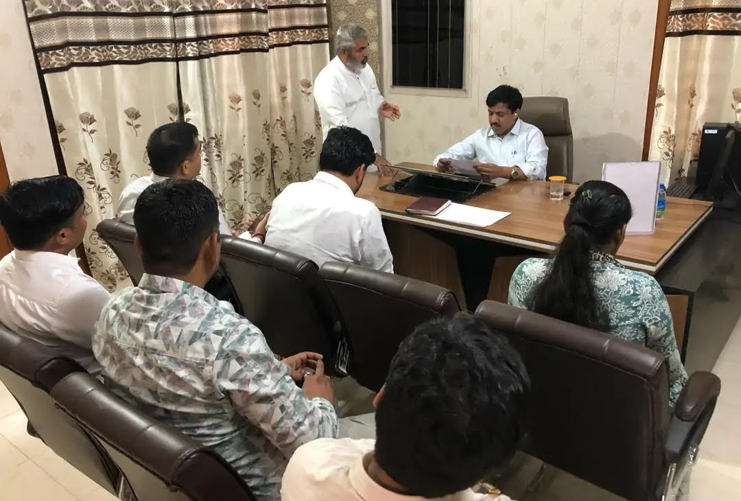 8इसराना में लोगों की समस्याओं का समाधान करते एसडीएम आशीष वशिष्ठ 8इसराना में लोगों की समस्याओं का समाधान करते एसडीएम आशीष वशिष्ठ