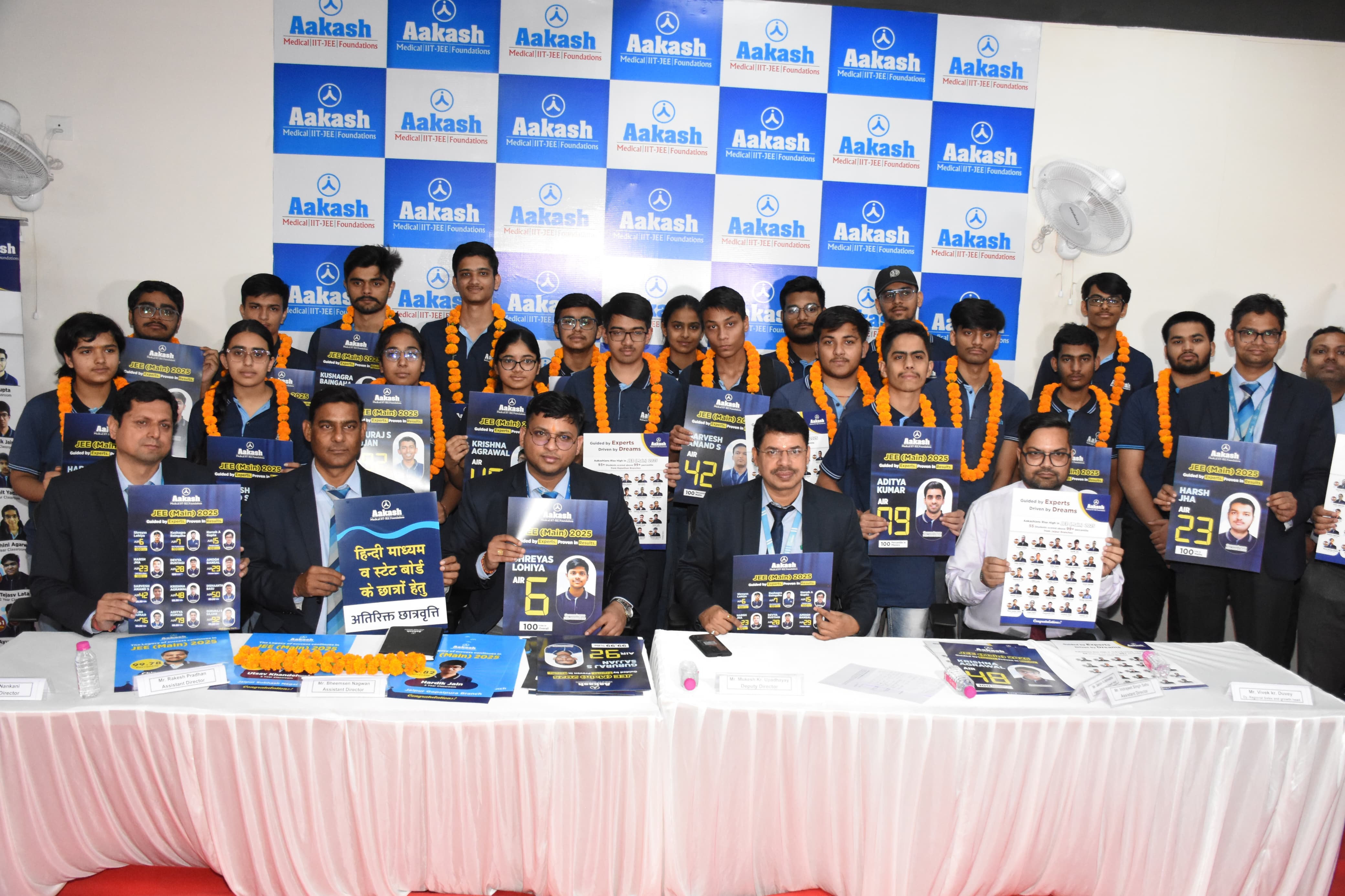 जेईई मेन्स की ऐतिहासिक सफलता का सीधा फायदा मिलेगा अब हिंदी मीडियम और स्टेट बोर्ड के बच्चों को जेईई मेन्स की ऐतिहासिक सफलता का सीधा फायदा मिलेगा अब हिंदी मीडियम और स्टेट बोर्ड के बच्चों को