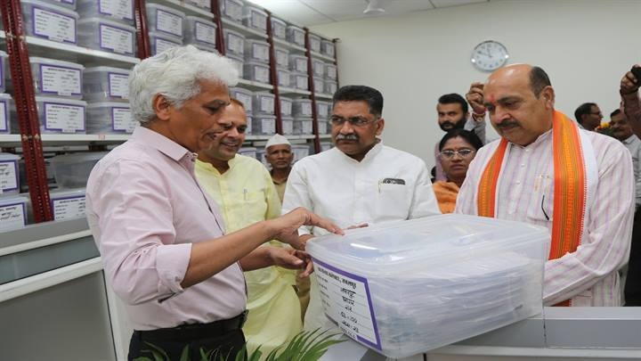 जबलपुरः कलेक्टर सक्सेना की सकारात्मक सोच से जिले के राजस्व रिकार्ड को नवजीवन मिला जबलपुरः कलेक्टर सक्सेना की सकारात्मक सोच से जिले के राजस्व रिकार्ड को नवजीवन मिला
