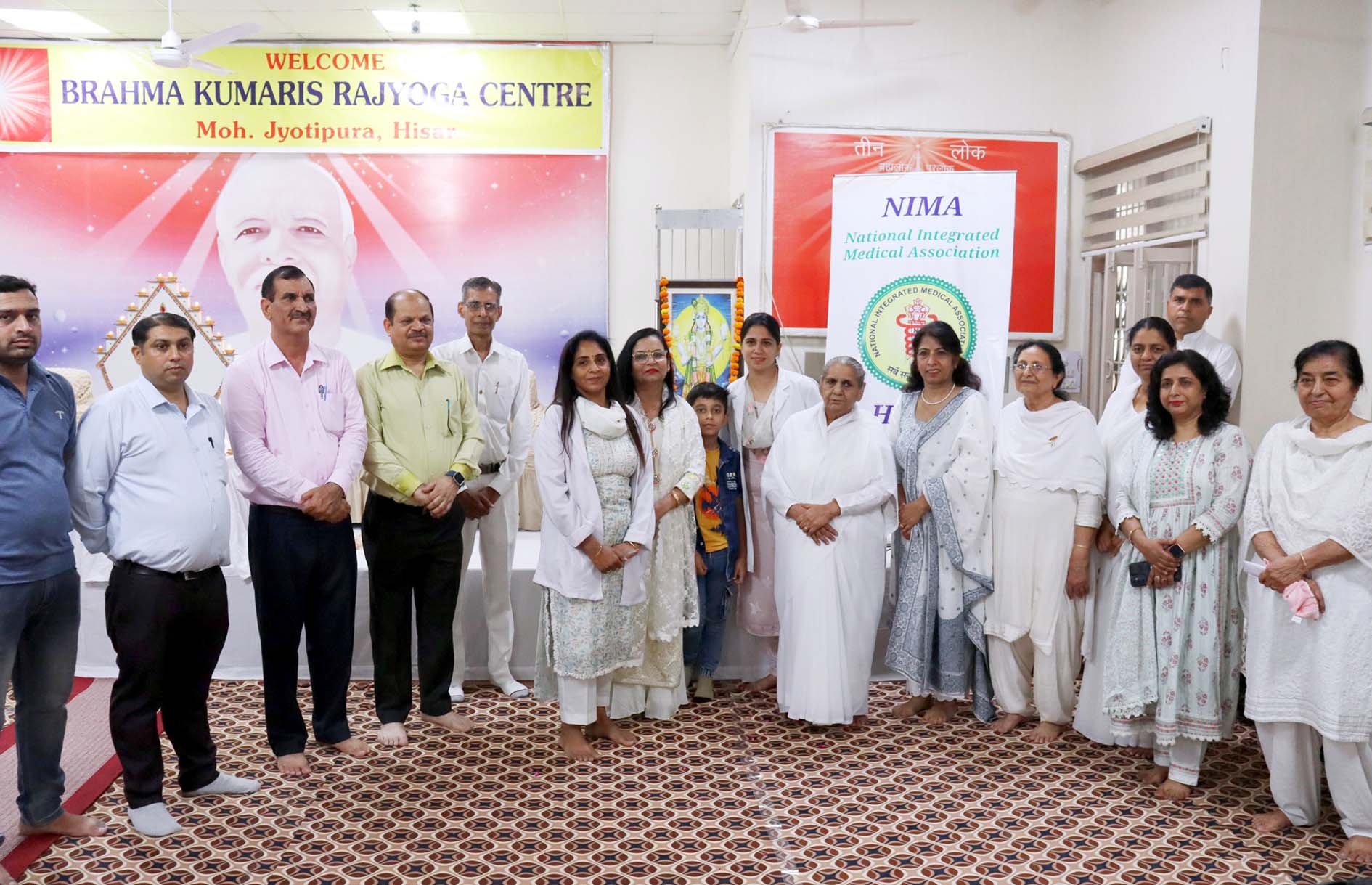 नीमा के स्थापना दिवस पर लगाए चिकित्सा शिविर में उपस्थित अतिथि। नीमा के स्थापना दिवस पर लगाए चिकित्सा शिविर में उपस्थित अतिथि।