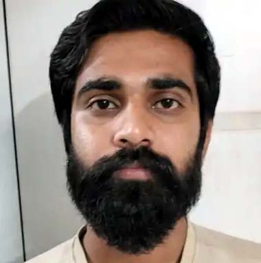 पुलिस द्वारा पकड़ा गया आरोपी। पुलिस द्वारा पकड़ा गया आरोपी।