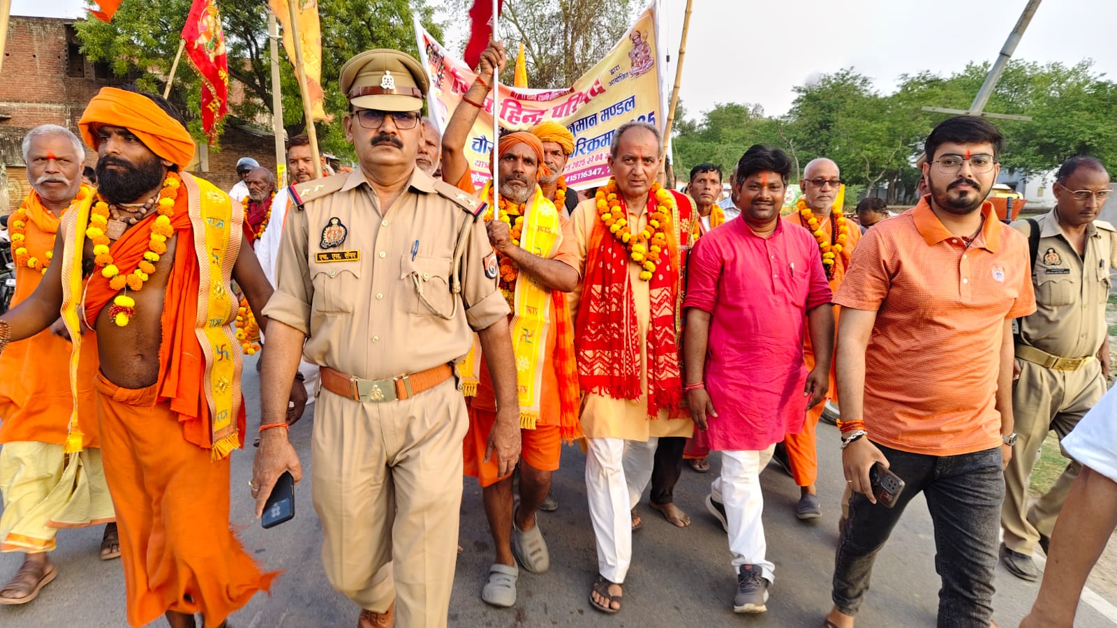 अमानीगंज पहुंची चौरासी कोसी परिक्रमा अमानीगंज पहुंची चौरासी कोसी परिक्रमा