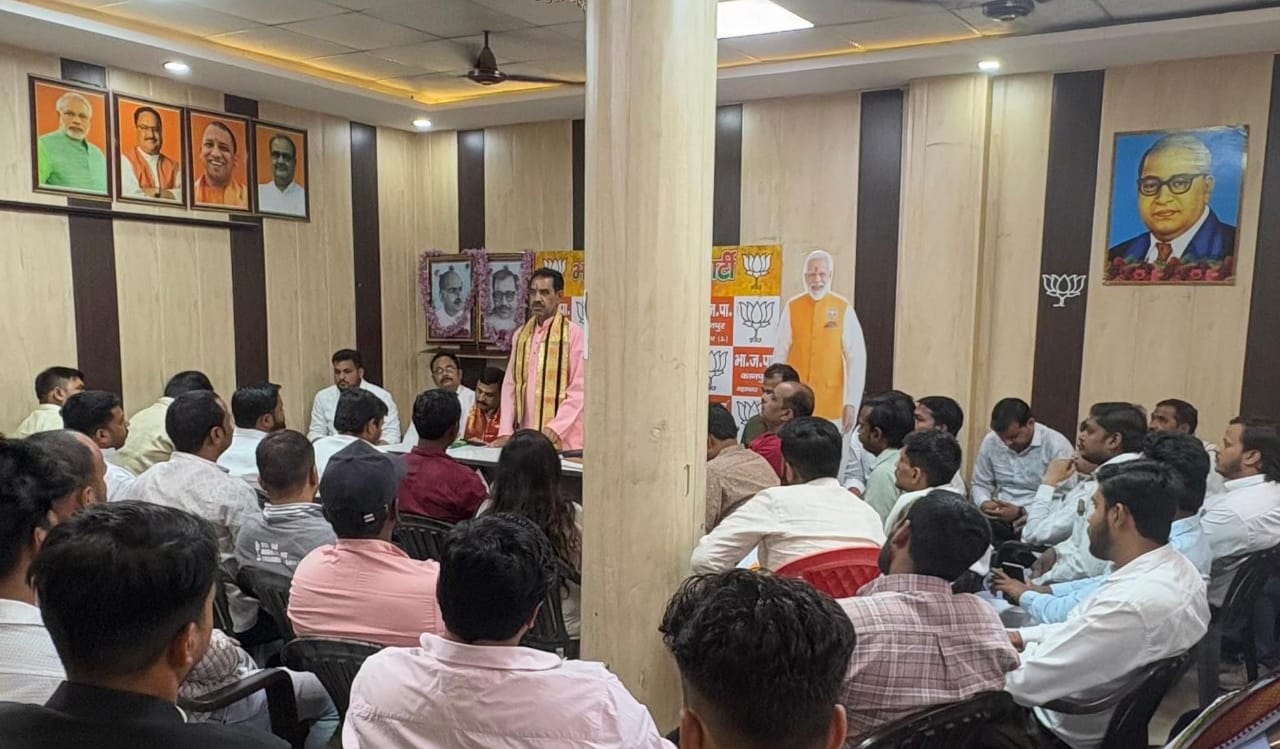 प्रधानमंत्री के कार्यक्रम स्थल पहुंचने के लिए महिला मोर्चा को 10 बसें की गई आवंटित प्रधानमंत्री के कार्यक्रम स्थल पहुंचने के लिए महिला मोर्चा को 10 बसें की गई आवंटित
