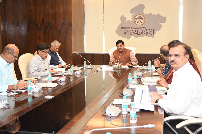 मुख्यमंत्री डॉ. मोहन यादव ने की आयुष विभाग की समीक्षा मुख्यमंत्री डॉ. मोहन यादव ने की आयुष विभाग की समीक्षा