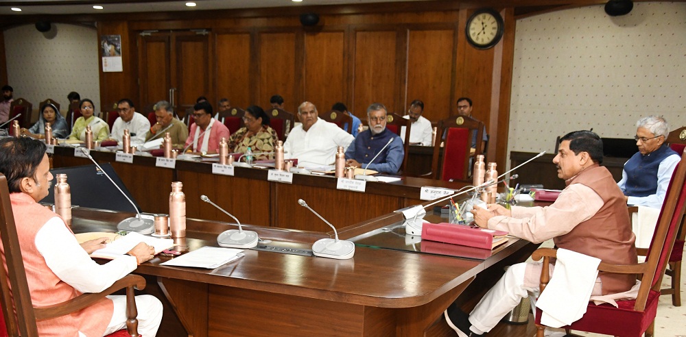 मुख्यमंत्री की अध्यक्षता में हुई मंत्रि-परिषद की बैठक मुख्यमंत्री की अध्यक्षता में हुई मंत्रि-परिषद की बैठक