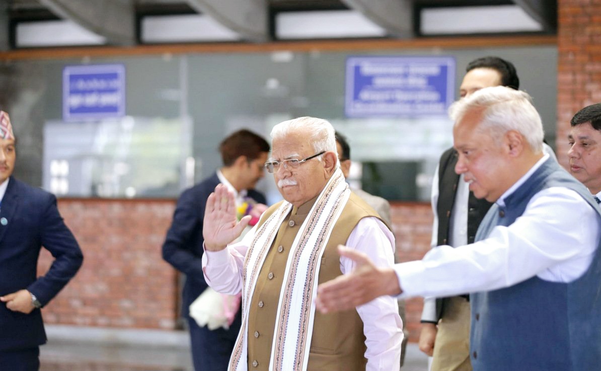 भारतीय ऊर्जा मंत्री खट्टर काठमांडू विमानस्थल पर भारतीय ऊर्जा मंत्री खट्टर काठमांडू विमानस्थल पर