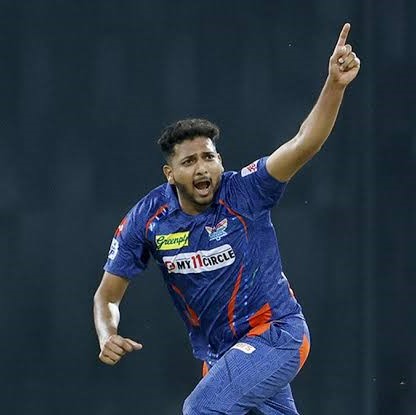 मुरादाबाद निवासी मध्यम गति के गेंदबाज मोहसिन खान मुरादाबाद निवासी मध्यम गति के गेंदबाज मोहसिन खान
