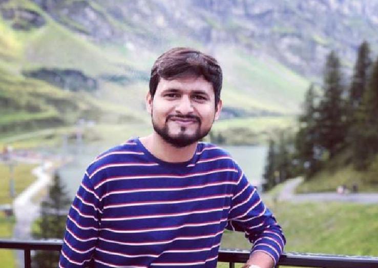 मृतक शुभम द्विवेदी की फ़ाइल फोटो मृतक शुभम द्विवेदी की फ़ाइल फोटो