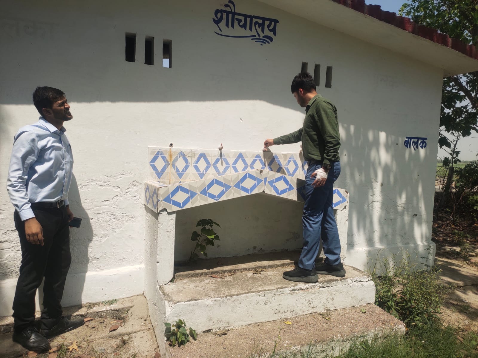 ग्राम पंचायत मकसोहा पहुंचे सीडीओ अभिषेक कुमार ग्राम पंचायत मकसोहा पहुंचे सीडीओ अभिषेक कुमार