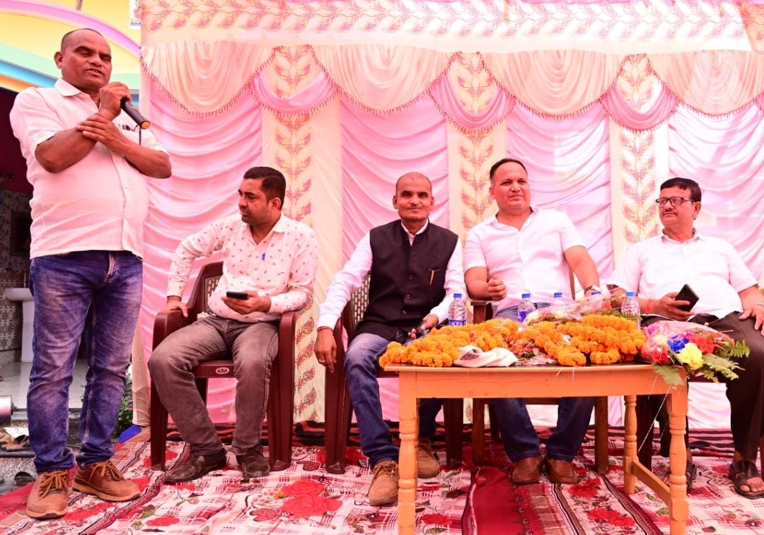 पदयात्रा पर निकले पूर्व आईपीएस व हिन्द देना चीफ शिवदीप लांडे, सीमांचल से किया आगाज पदयात्रा पर निकले पूर्व आईपीएस व हिन्द देना चीफ शिवदीप लांडे, सीमांचल से किया आगाज