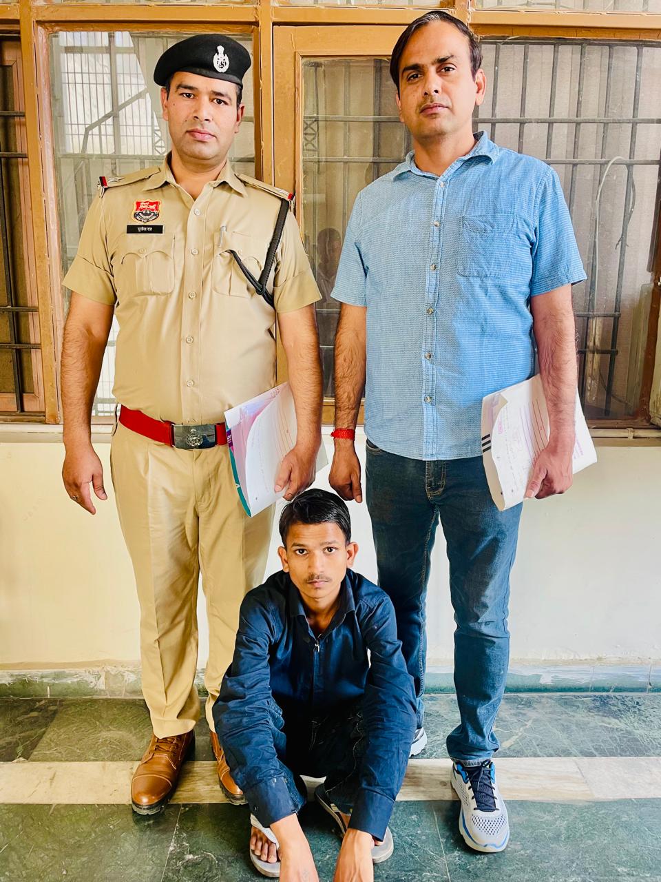 पानीपत में में चोरी के आरोपी को पुलिस ने गिरफ्तार कर जेल भेजा पानीपत में में चोरी के आरोपी को पुलिस ने गिरफ्तार कर जेल भेजा