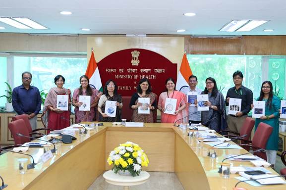 दस संबद्ध और स्वास्थ्य देखभाल व्यवसायों के लिए योग्यता-आधारित पाठ्यक्रम शुरू करते हुए स्वास्थ्य सचिव फुण्य सलिला श्रीवास्तव दस संबद्ध और स्वास्थ्य देखभाल व्यवसायों के लिए योग्यता-आधारित पाठ्यक्रम शुरू करते हुए स्वास्थ्य सचिव फुण्य सलिला श्रीवास्तव