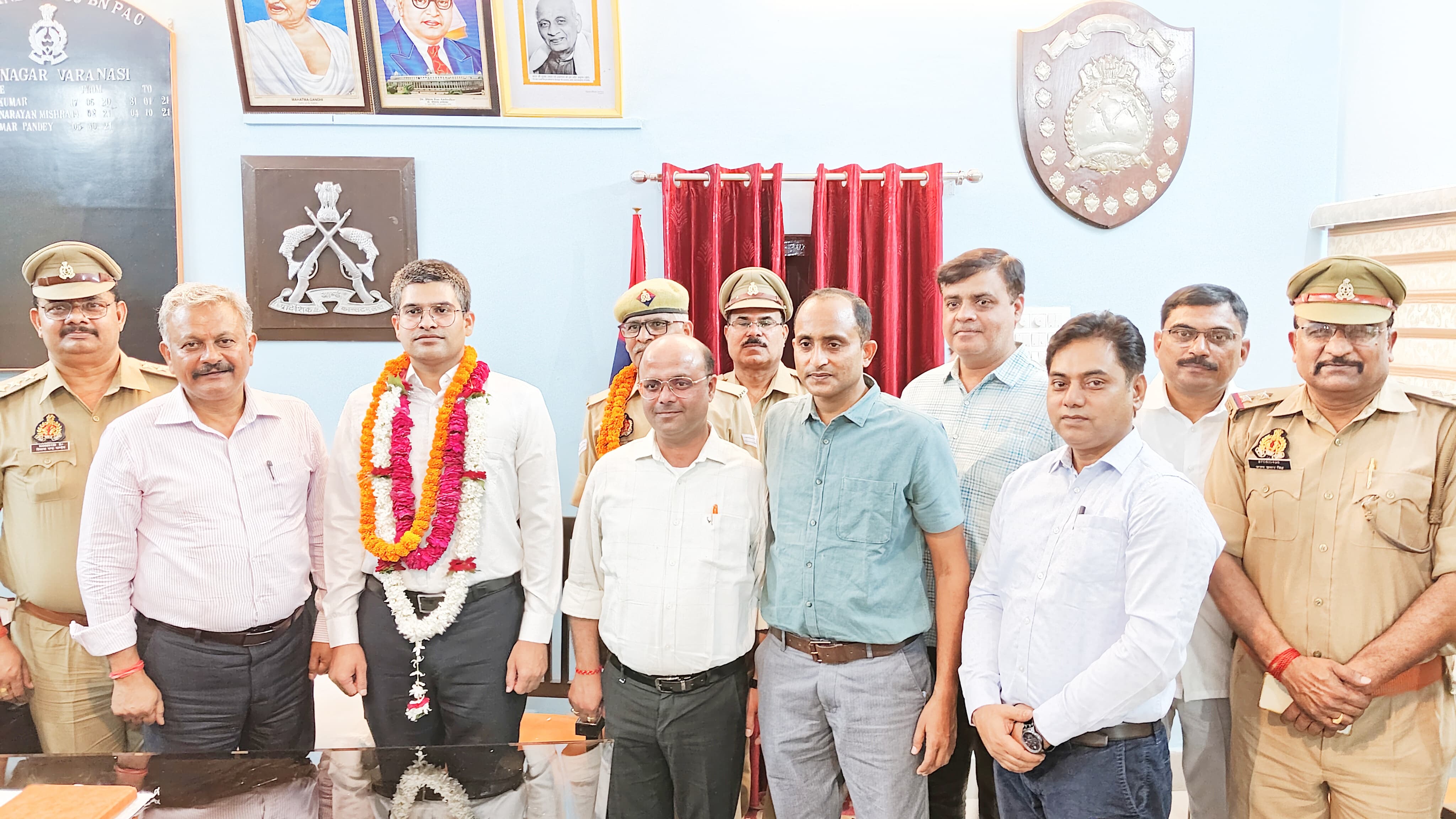 पीएसी के मुख्य आरक्षी के बेटे ने संघ लोक सेवा आयोग में पाई 237 वी रैंक,सम्मानित पीएसी के मुख्य आरक्षी के बेटे ने संघ लोक सेवा आयोग में पाई 237 वी रैंक,सम्मानित
