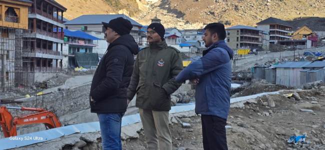 व्यवस्थाओं काे परखते पुलिस महानिदेशक निलेश आनंद भरणे। व्यवस्थाओं काे परखते पुलिस महानिदेशक निलेश आनंद भरणे।