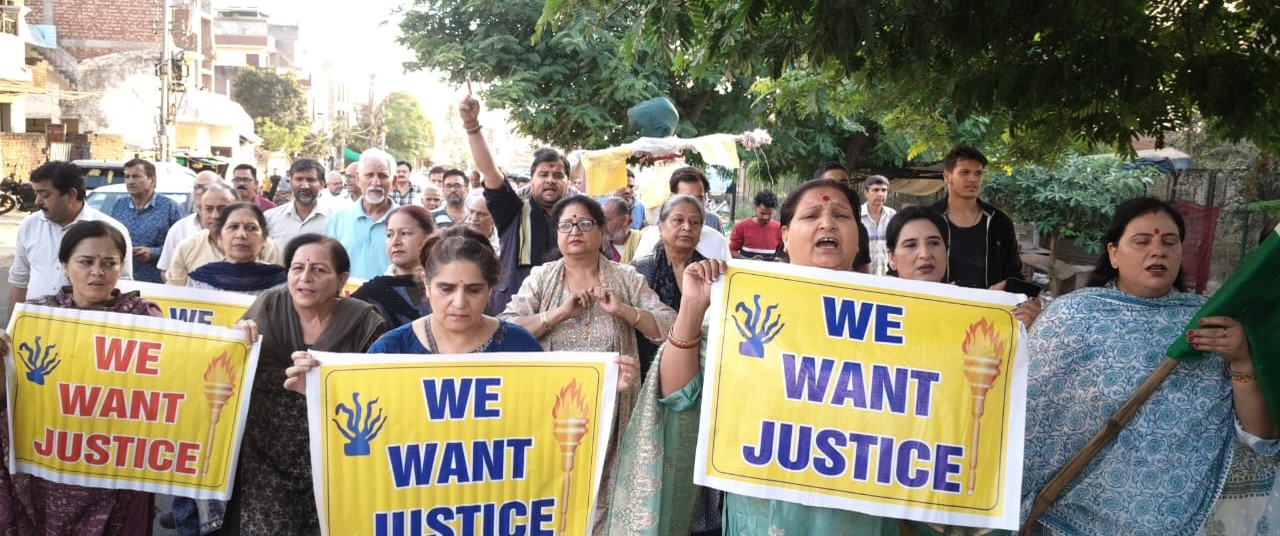 छन्नी हिम्मत में व्यापक विरोध प्रदर्शन; पाकिस्तान का पुतला फूंका छन्नी हिम्मत में व्यापक विरोध प्रदर्शन; पाकिस्तान का पुतला फूंका
