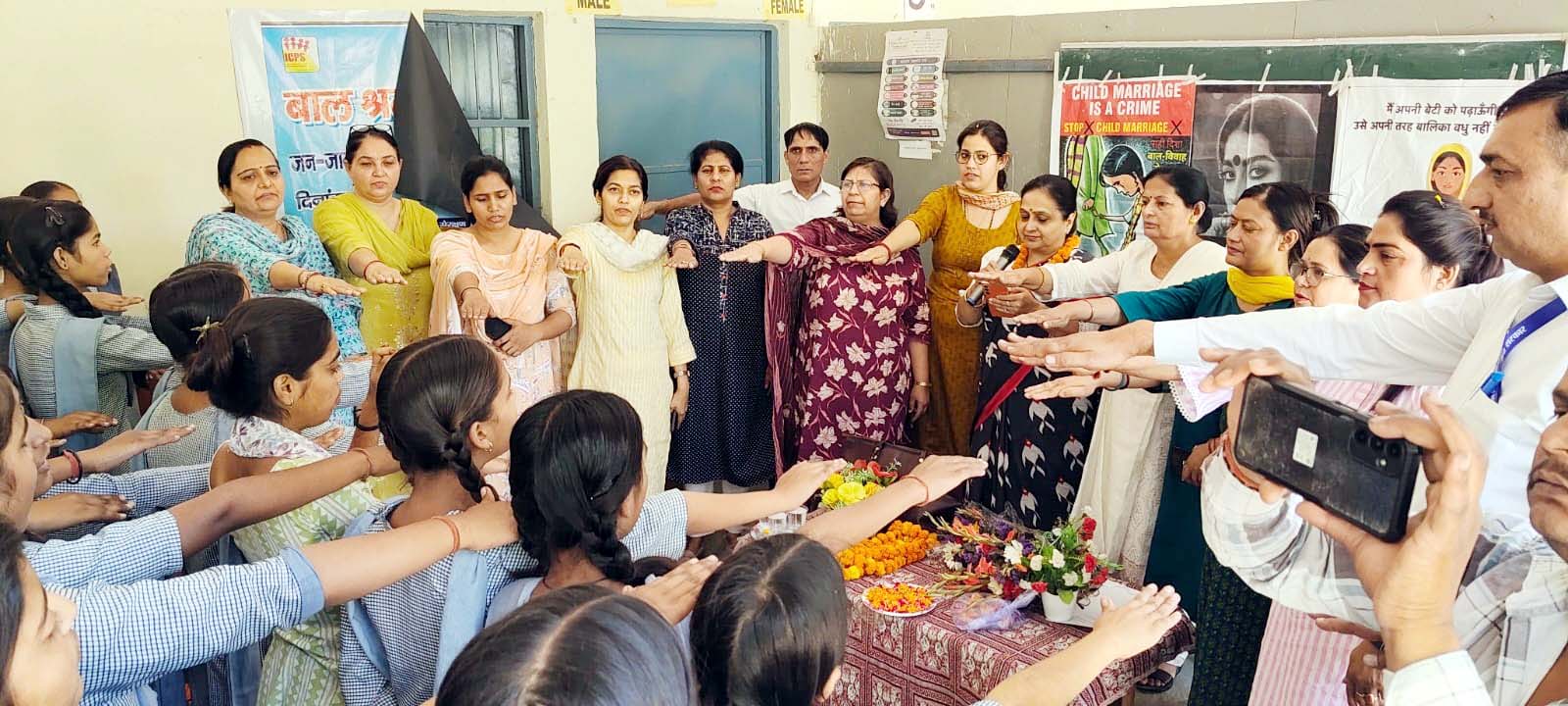 बाल विवाह की जागरुकता स्कूली बच्चों को शपथ दिलवाई मेयर प्रवीण जोशी बाल विवाह की जागरुकता स्कूली बच्चों को शपथ दिलवाई मेयर प्रवीण जोशी