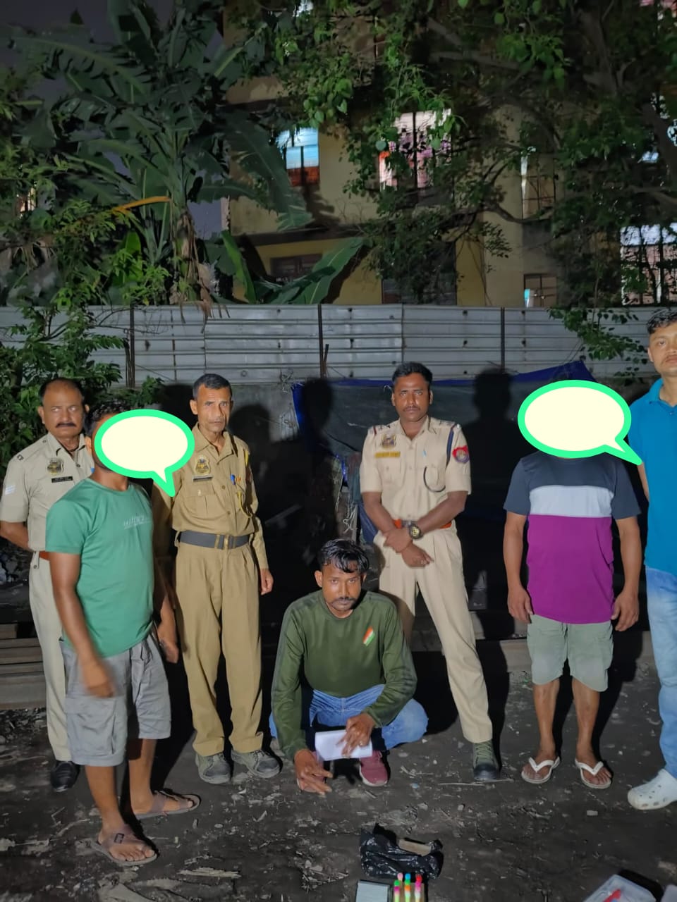 गुवाहाटी में हेरोइन के साथ गिरफ्तार व्यक्ति की तस्वीर। गुवाहाटी में हेरोइन के साथ गिरफ्तार व्यक्ति की तस्वीर।