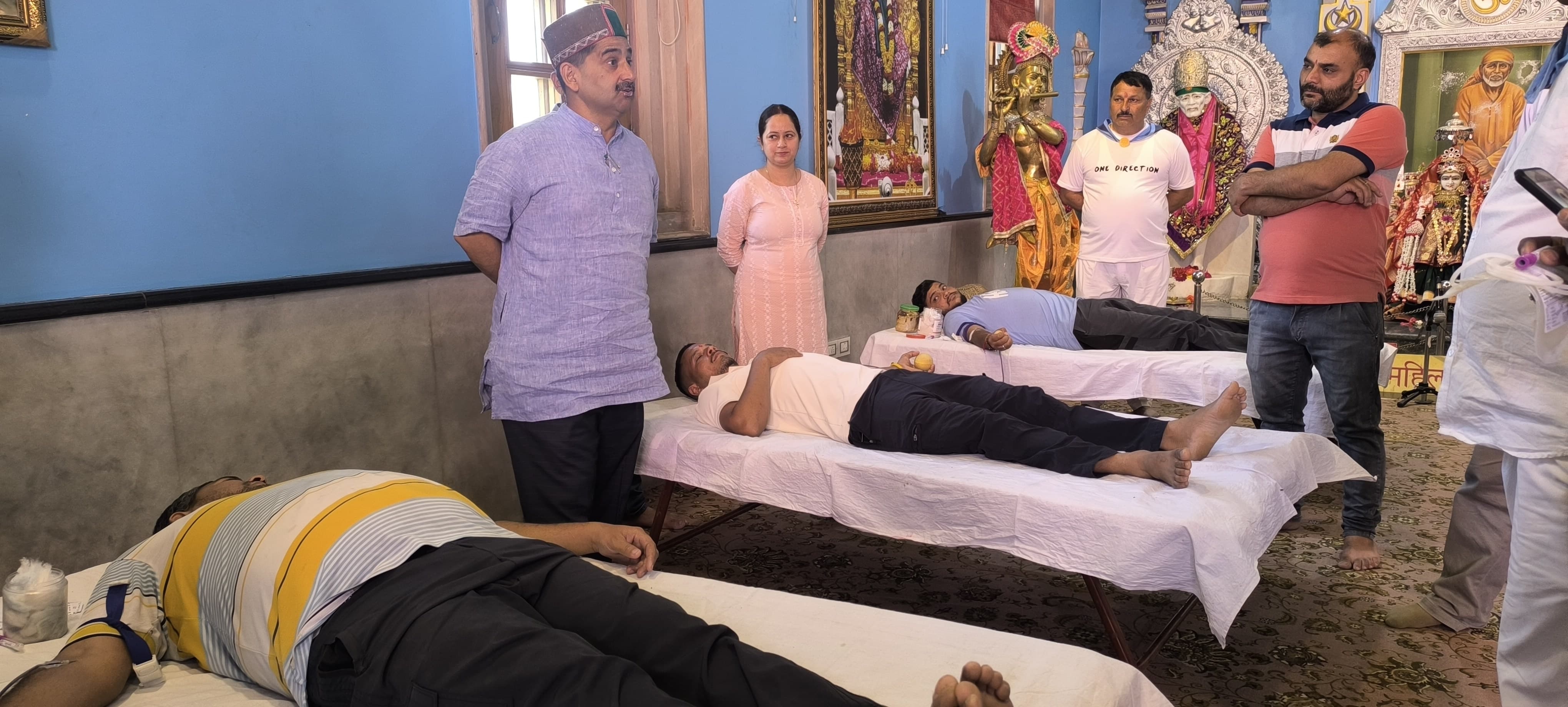 रक्तदान शिविर में मौजूद केवल पठानिया। रक्तदान शिविर में मौजूद केवल पठानिया।