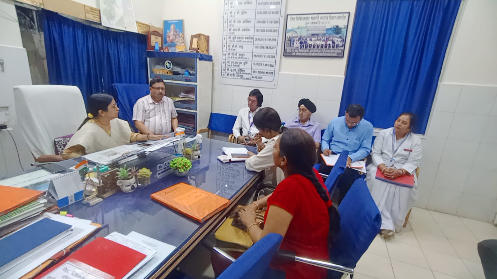 जिला अस्पताल में रिफरल कमेटी की बैठक लेती हुई आयुक्त प्रिया गोयल। जिला अस्पताल में रिफरल कमेटी की बैठक लेती हुई आयुक्त प्रिया गोयल।
