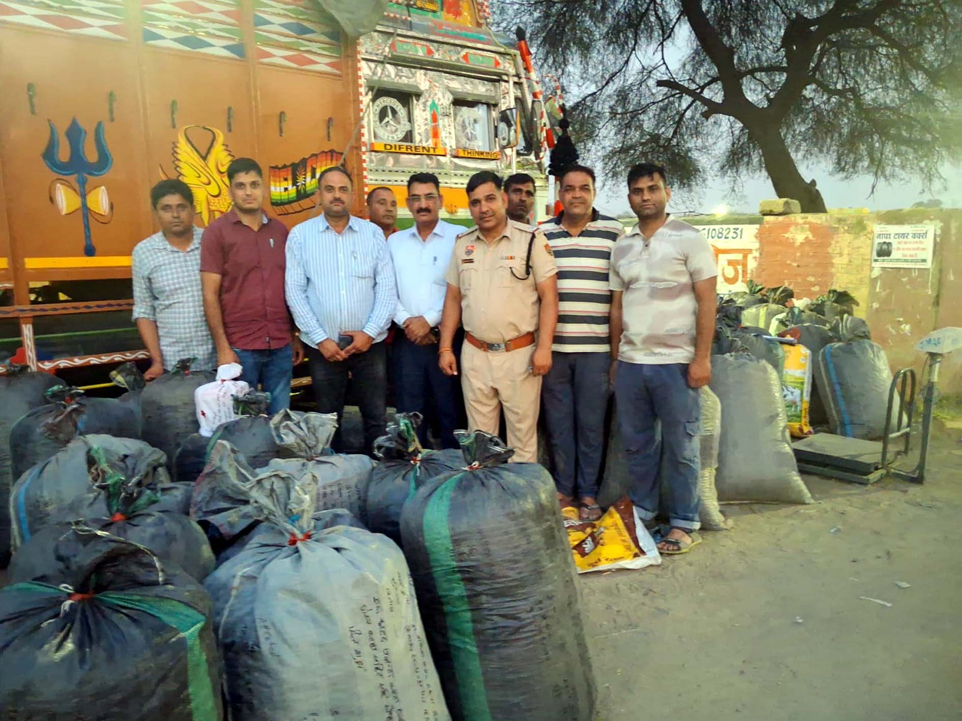 पुलिस द्वारा बरवाला में पकड़ी गई नशे की खेप। पुलिस द्वारा बरवाला में पकड़ी गई नशे की खेप।