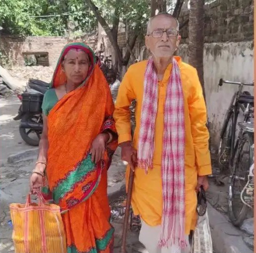 पीड़ित बुजुर्ग दंपति पीड़ित बुजुर्ग दंपति