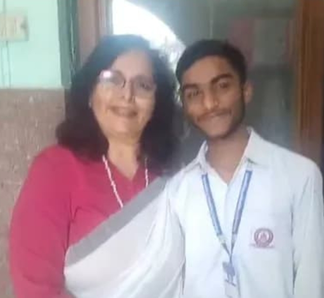 जिले का टॉपर अनस जिले का टॉपर अनस
