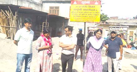 - अवैध अतिक्रमण, रेत भंडारण और बिना लाइसेंस आइसक्रीम फैक्ट्री का भंडाफोड़। - अवैध अतिक्रमण, रेत भंडारण और बिना लाइसेंस आइसक्रीम फैक्ट्री का भंडाफोड़।