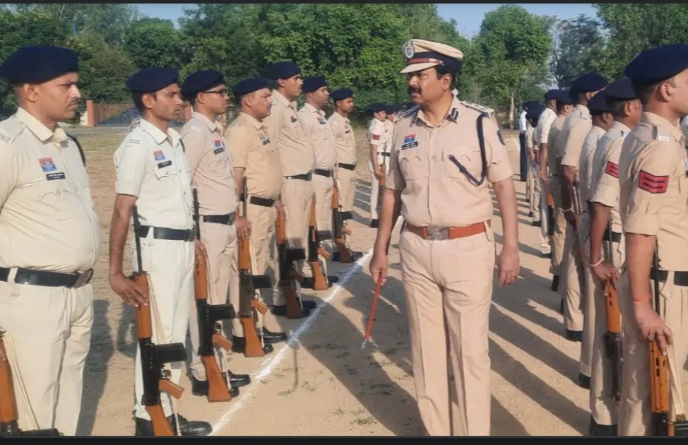 जनरल परेड में पुलिस जवानों को फिट रहने दी गई ट्रेनिंग। जनरल परेड में पुलिस जवानों को फिट रहने दी गई ट्रेनिंग।