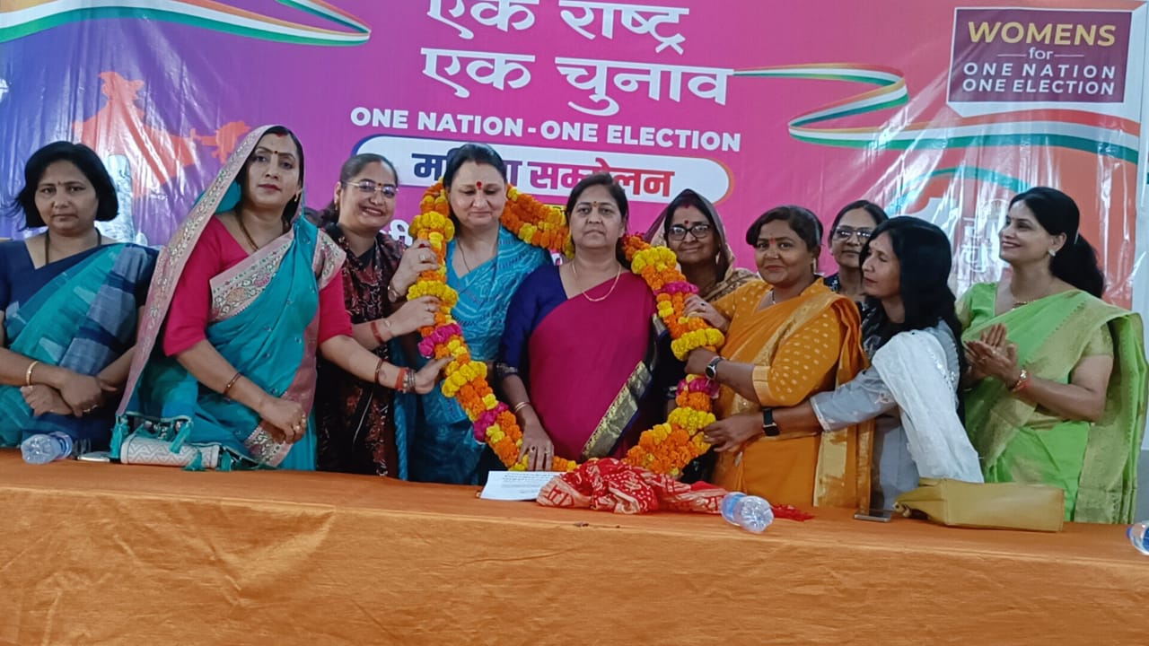 मंचासीन मंचासीन