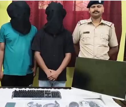 आईपीएल पर सट्टा लगा रहे दो सटोरिया गिरफ्तार आईपीएल पर सट्टा लगा रहे दो सटोरिया गिरफ्तार