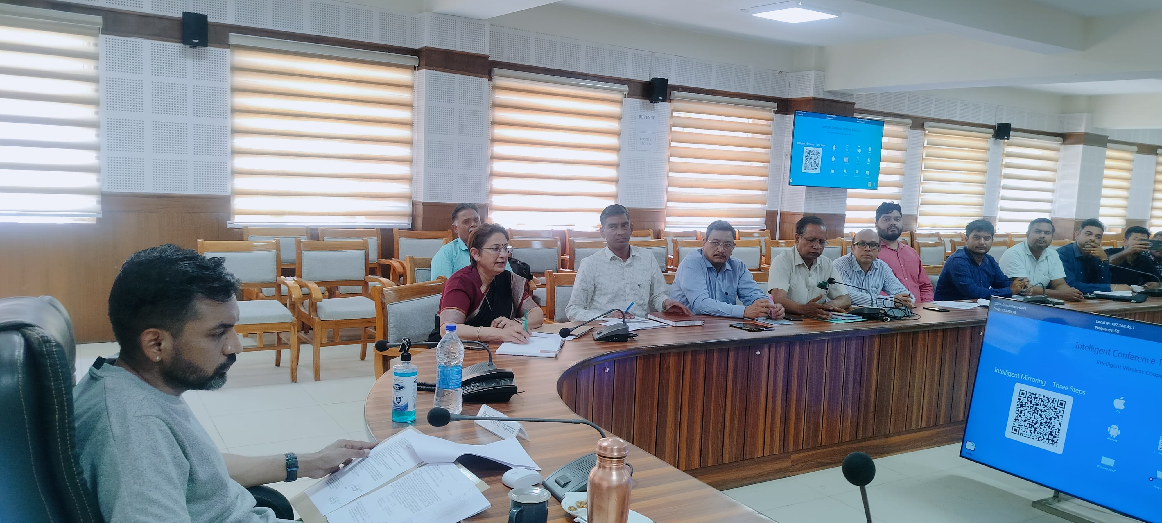 डेंगू नियंत्रण के लिए डीएम ने जन-जागरूकता पर दिया ज़ोर डेंगू नियंत्रण के लिए डीएम ने जन-जागरूकता पर दिया ज़ोर