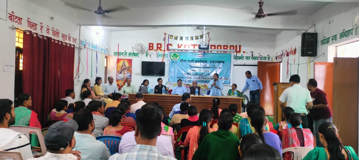 निदेशक ने पाबौ ब्लाक के गांवों का निरीक्षण कर ग्रामीण विकास पर दिया जोर निदेशक ने पाबौ ब्लाक के गांवों का निरीक्षण कर ग्रामीण विकास पर दिया जोर