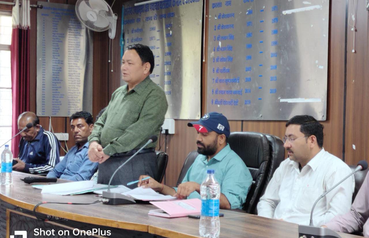 थलीसेंण नगरपंचायत को स्वच्छ बनाने की कवायद शुरू थलीसेंण नगरपंचायत को स्वच्छ बनाने की कवायद शुरू