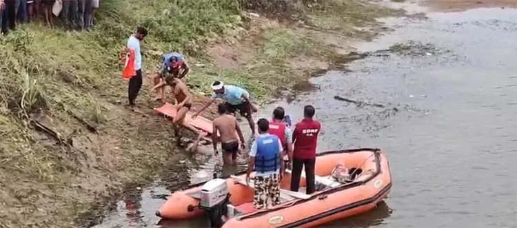 बोरई नदी से युवक का शव बरामद बोरई नदी से युवक का शव बरामद