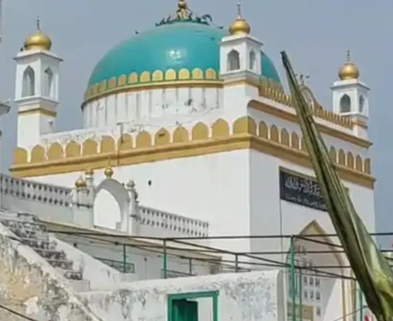 संभल : मजदूरों के साथ विवादित शाही जामा मस्जिद पहुंची एएसआई की टीम