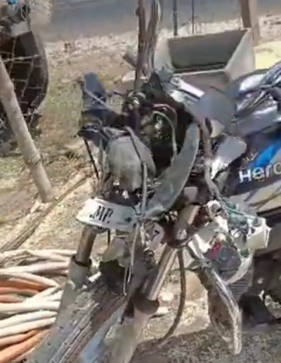 मारी टक्कर, दो की मौत दो घायल मारी टक्कर, दो की मौत दो घायल