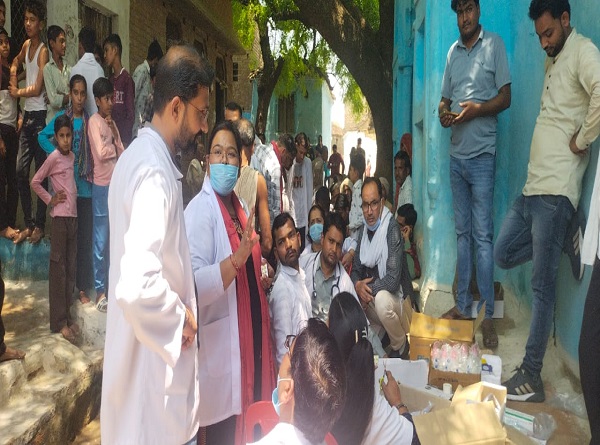 स्वास्थ्य विभाग की टीम स्वास्थ्य विभाग की टीम