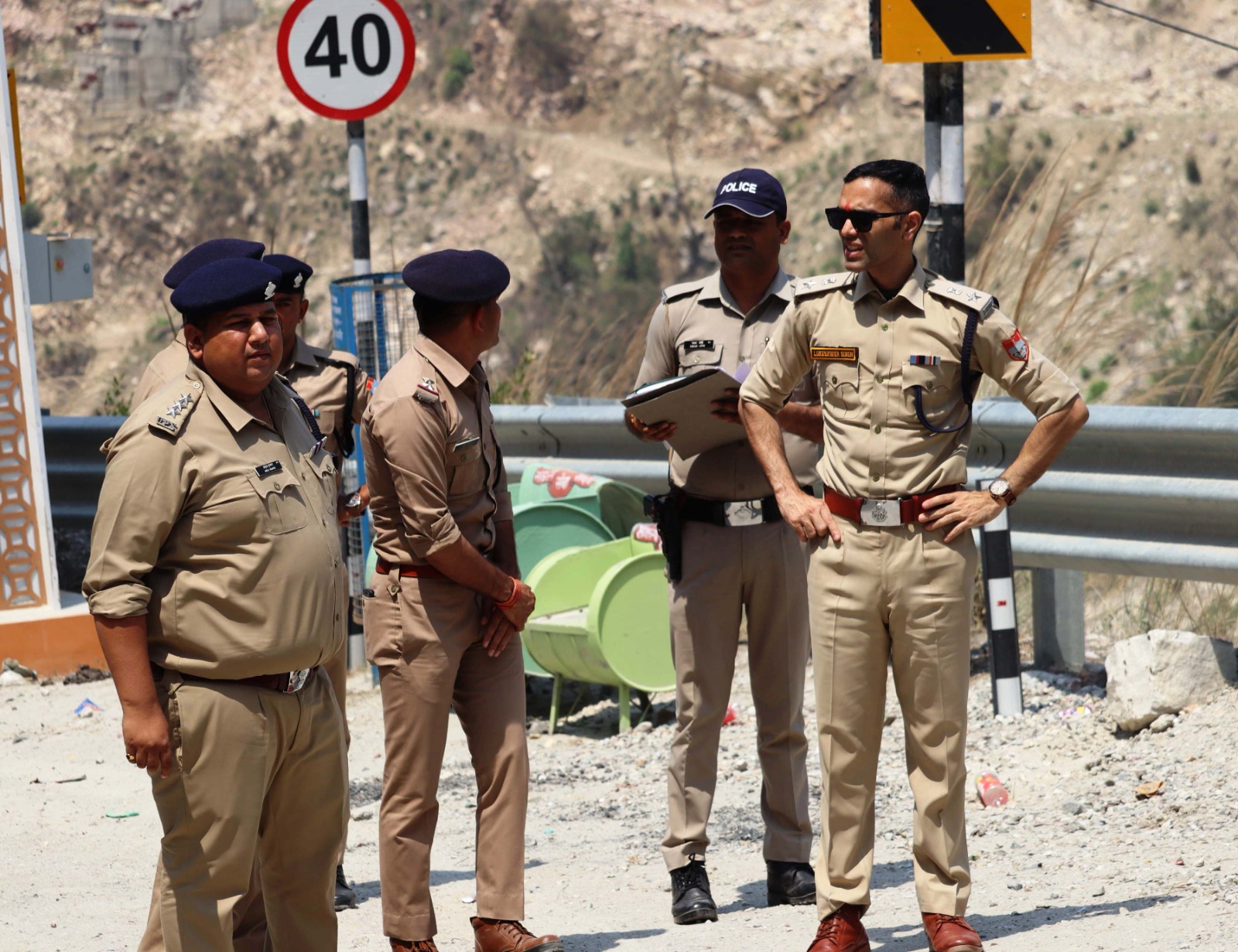 एसएसपी ने श्रीनगर में यात्रा की तैयारियों का लिया जायजा एसएसपी ने श्रीनगर में यात्रा की तैयारियों का लिया जायजा