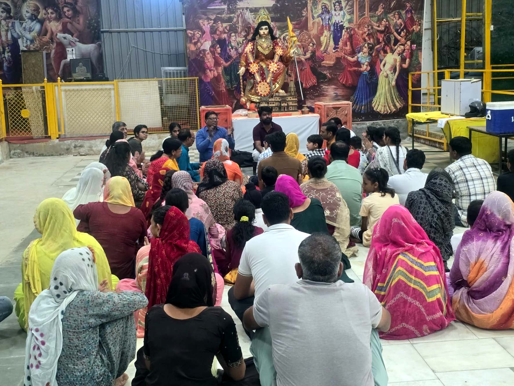 बीड़ बबरान धाम में आयोजित संकीर्तन में हिस्सा लेते श्रद्धालु। बीड़ बबरान धाम में आयोजित संकीर्तन में हिस्सा लेते श्रद्धालु।