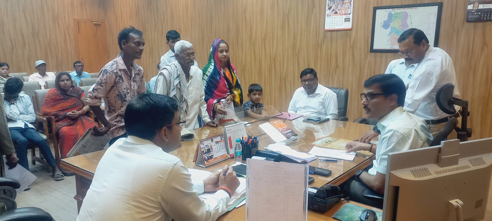 पाँच माह से अटका मृत्यु प्रमाण पत्र जिलाधिकारी ने तत्काल जारी कराया पाँच माह से अटका मृत्यु प्रमाण पत्र जिलाधिकारी ने तत्काल जारी कराया