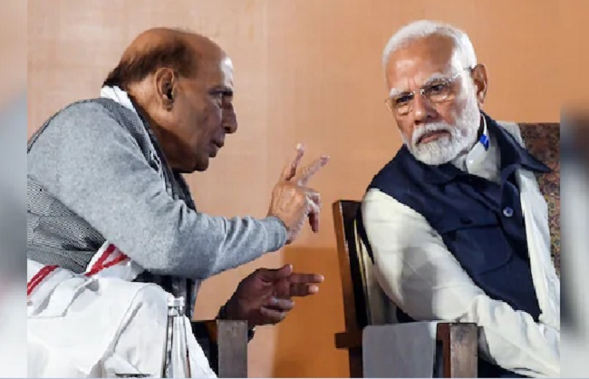 रक्षा मंत्री राजनाथ सिंह और प्रधानमंत्री नरेन्द्र मोदी रक्षा मंत्री राजनाथ सिंह और प्रधानमंत्री नरेन्द्र मोदी