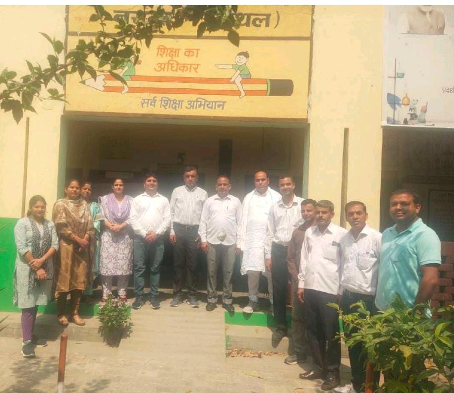 स्कूल का स्टॉफ व पंचायत सदस्य। स्कूल का स्टॉफ व पंचायत सदस्य।