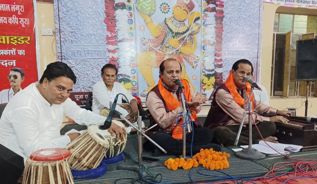 पदमश्री अली-गनी ने छेड़ी लोक गीतों की स्वर लहिरयां, मंत्रमुग्ध हुए मेहमान पत्रकार पदमश्री अली-गनी ने छेड़ी लोक गीतों की स्वर लहिरयां, मंत्रमुग्ध हुए मेहमान पत्रकार
