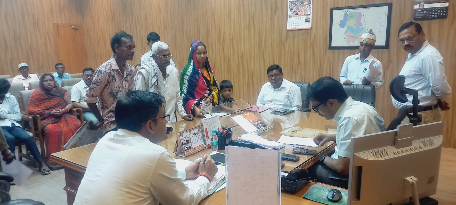 पाँच माह से अटका मृत्यु प्रमाण पत्र जिलाधिकारी ने तत्काल जारी कराया पाँच माह से अटका मृत्यु प्रमाण पत्र जिलाधिकारी ने तत्काल जारी कराया