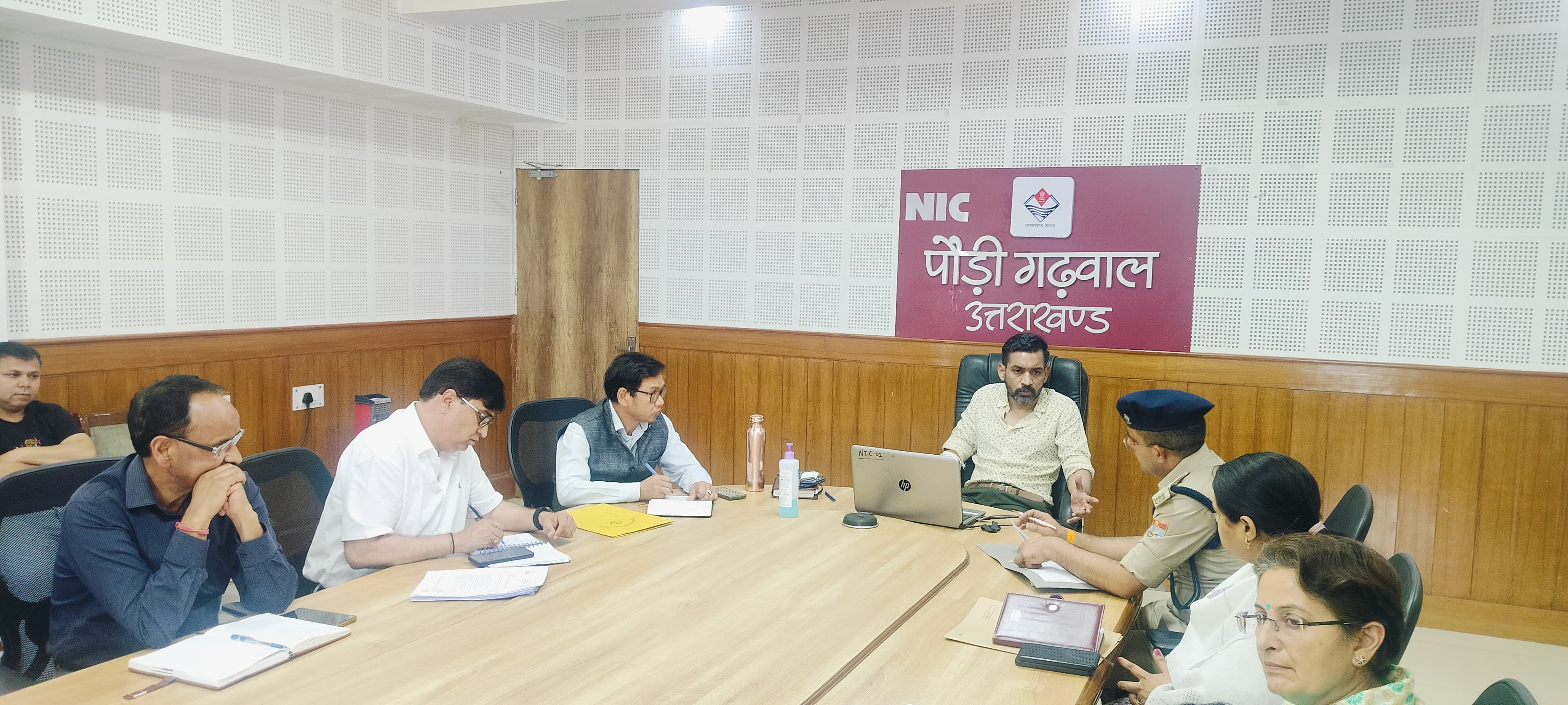 कांवड़ मेले की तैयारियाॅं को लेकर डीएम ने अधिकारियों को कार्य पूर्ण करने के निर्देश कांवड़ मेले की तैयारियाॅं को लेकर डीएम ने अधिकारियों को कार्य पूर्ण करने के निर्देश
