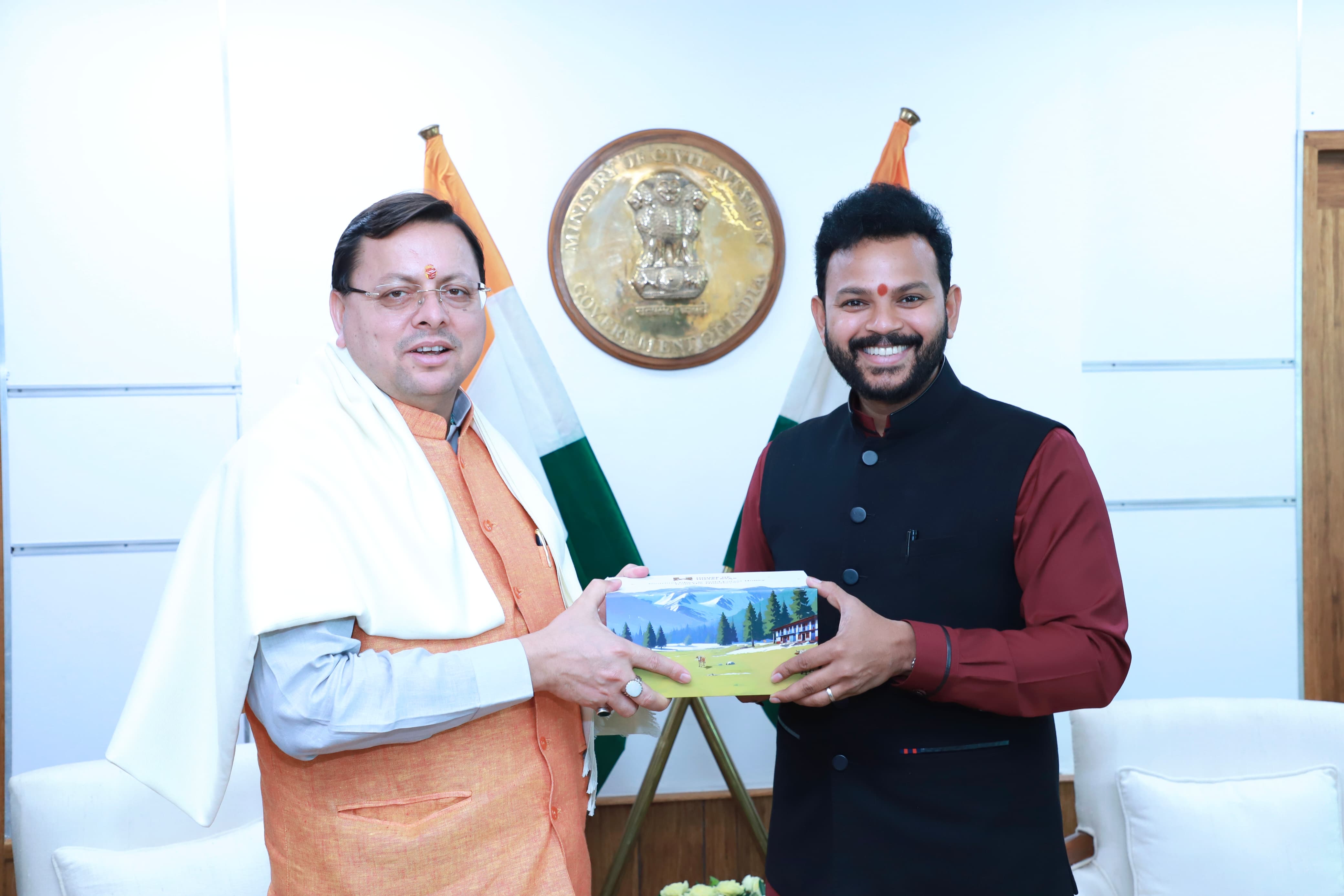 मुख्यमंत्री पुष्कर सिंह धामी मंगलवार को नई दिल्ली में केंद्रीय नागरिक उड्डयन मंत्री से भेंट करते हुए। मुख्यमंत्री पुष्कर सिंह धामी मंगलवार को नई दिल्ली में केंद्रीय नागरिक उड्डयन मंत्री से भेंट करते हुए।