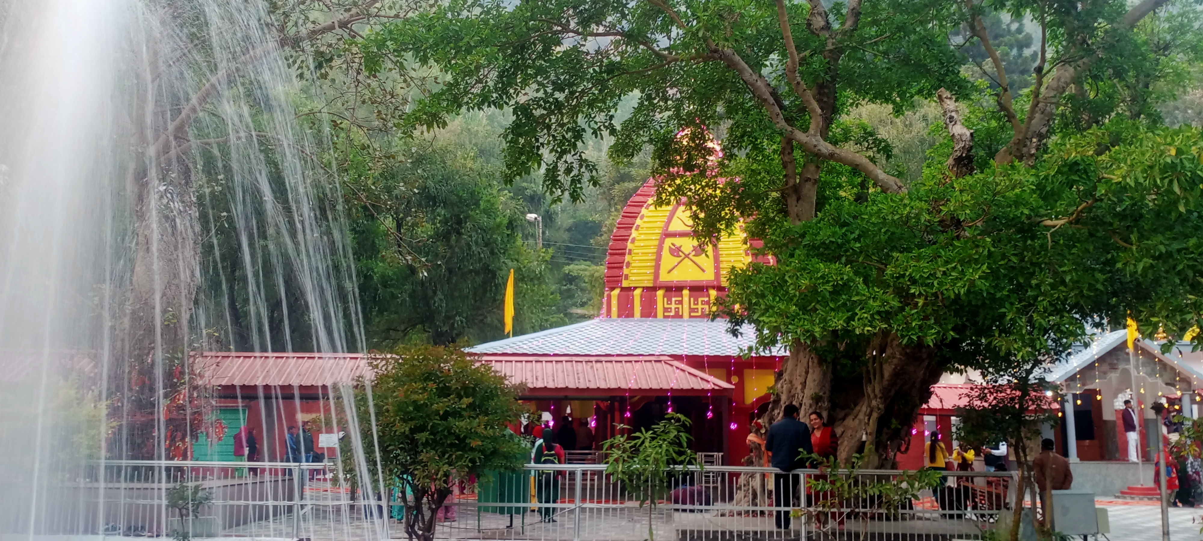 रेणुका जी में परशुराम जन्मोत्सव की धूम: आस्था और श्रद्धा से सराबोर हुआ तीर्थस्थल रेणुका जी में परशुराम जन्मोत्सव की धूम: आस्था और श्रद्धा से सराबोर हुआ तीर्थस्थल