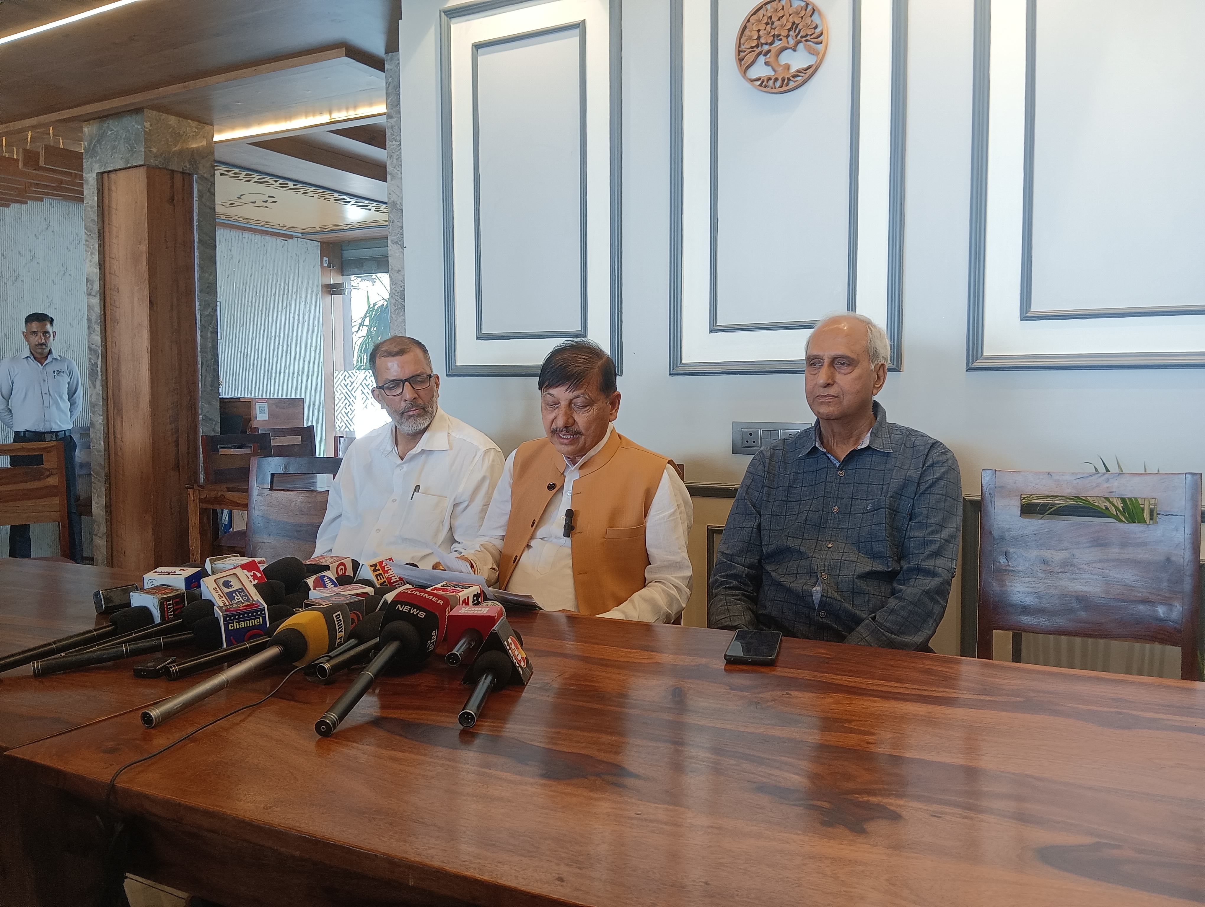 प्रेस वार्ता प्रेस वार्ता